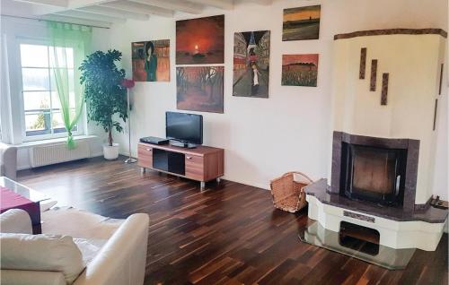 Two-Bedroom Holiday Home image 10