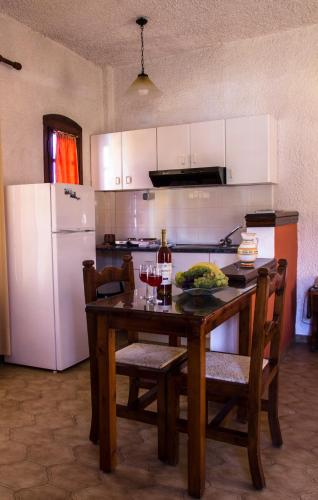 Hesperia 3 * Hesperia 3 *