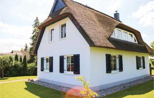 Gorgeous Home In Brgerende With Wifi
