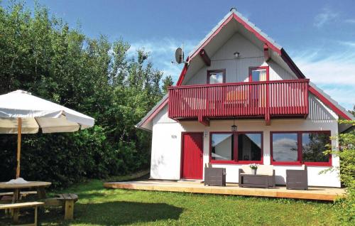 Three-Bedroom Holiday home with Lake View in Kirchheim - Kemmerode