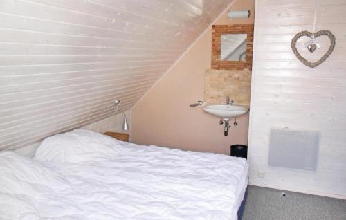 Three-Bedroom Holiday home with Lake View in Kirchheim - image 9