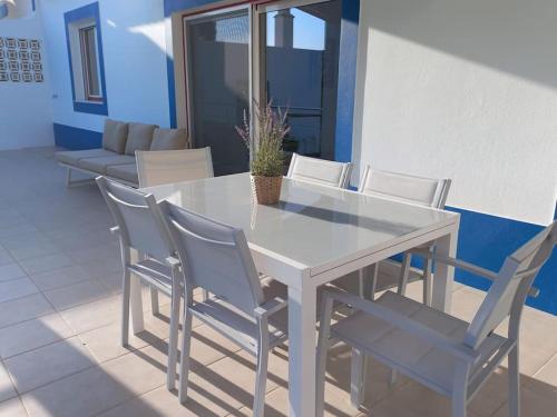 Casa Citrus Limao - Between the Hills & the Ocean in Torres e Cercas