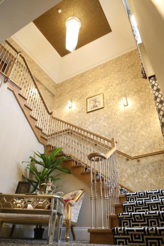 The Old Hall Hotel - image 11