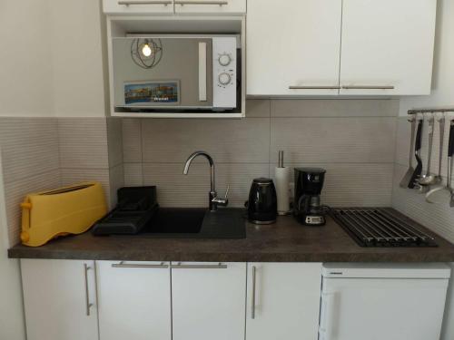 Appartement Le Lavandou 1 pièce 2 personnes - FR-1-308-110 - image 2