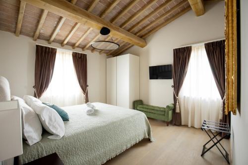 Book the Deluxe Room Deluxe Room