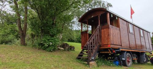  Autarkes Tiny House mit Rheinblick in Rümikon