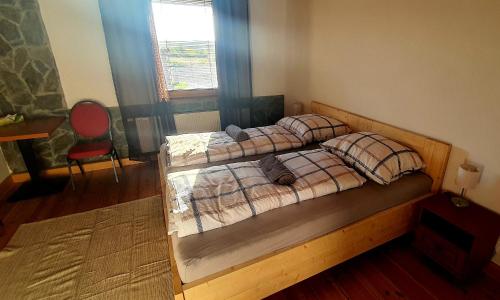 2 twin beds