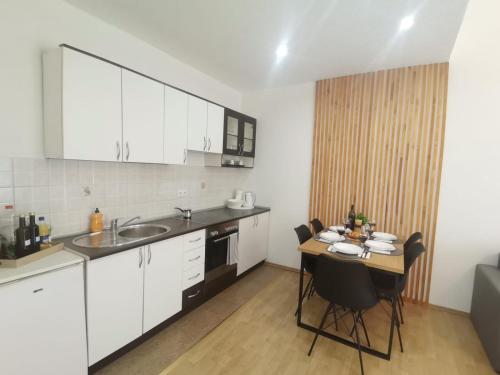 King's Cave deluxe King's Cave deluxe