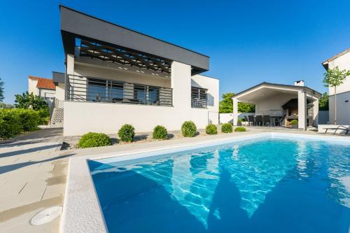 Villa Barbara-holiday home with sea view Zadar