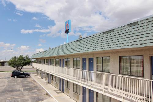 入口, 史托克頓堡6號汽車旅館 (Motel 6-Fort Stockton, TX) in 斯德頓堡 (TX)