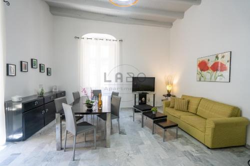 Eirene Exclusive Apartment - image 4