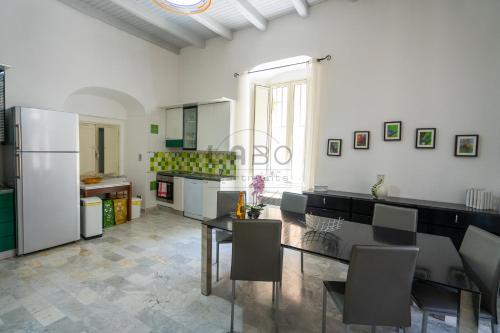 Eirene Exclusive Apartment - image 2
