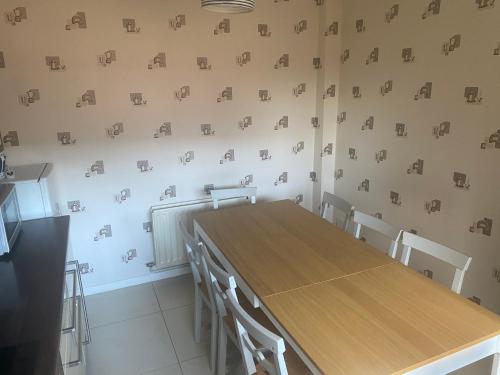 Claire’s AirBNB 2 in Sailortown