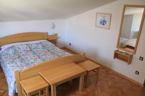 Two-Bedroom Apartment with Sea View image 8