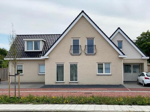 Exterior view, Zoutelande,modern verblijf bij de zee in Zoutelande
