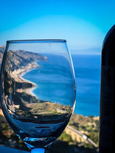 U Castiddanu breathtaking view - Taormina