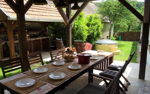 Dārzs, Padláskincsek Muskátlis Vendégház (Padlaskincsek Muskatlis Vendeghaz) in Nagyborzsony