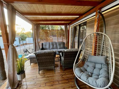 2 bedrooms, 4 beds