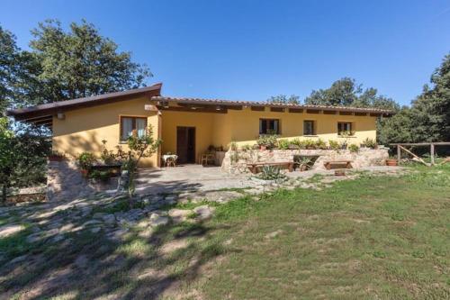 Chalet "Domus de Janas" immerso nella natura gîte à louer Tiana