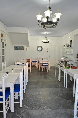 Cyclades Hotel - image 11