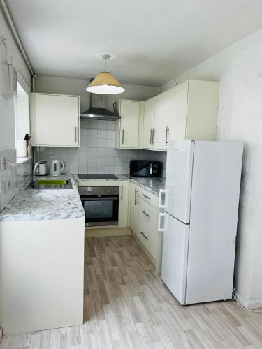 semi-detach in เอสทีฮีเล็น