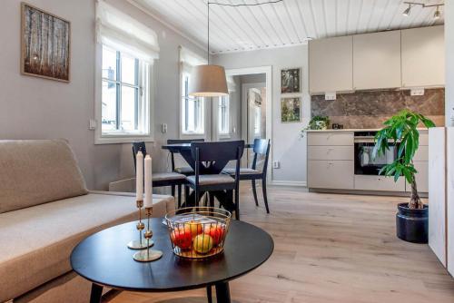 Nyrenoverat gårdshus på havstomt med hög standard - Accommodation - Örnsköldsvik