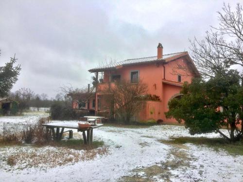 La casa di Francesco Incantevole casale di campagna with pool piscina