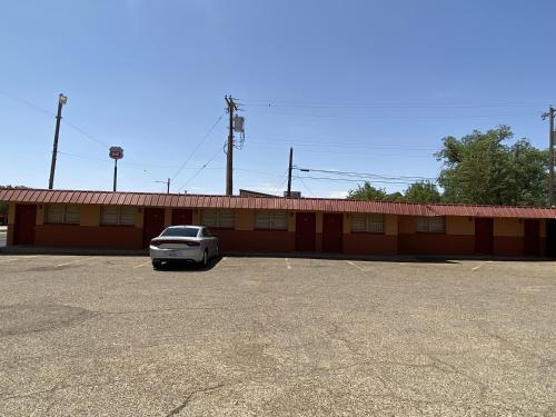 Deluxe Inn
