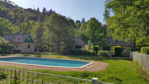 Village de 19 gites avec Piscine et restaurant, Grand Vabre Nature