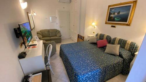 3 twin beds