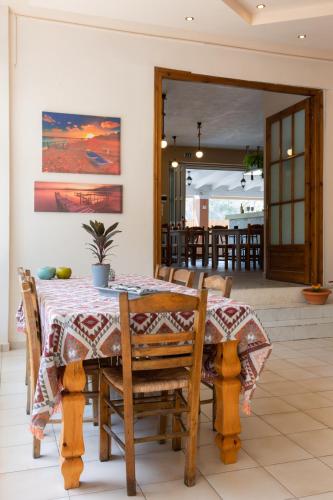 Wilde Rose Hotel - image 10