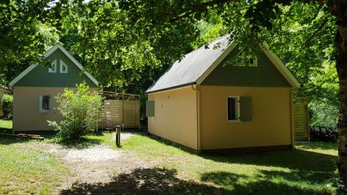 Village de 19 gites avec Piscine et restaurant, Grand Vabre Nature