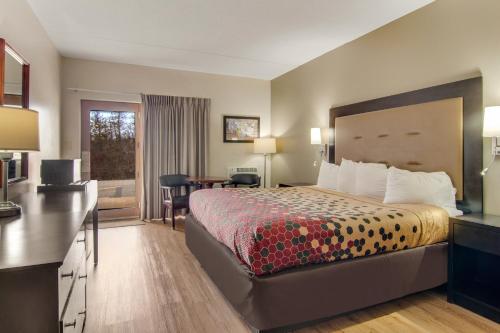 อีโคโน ลอดจ์ คาดิลแลค (Econo Lodge Cadillac) in คาดิลแลค (MI)