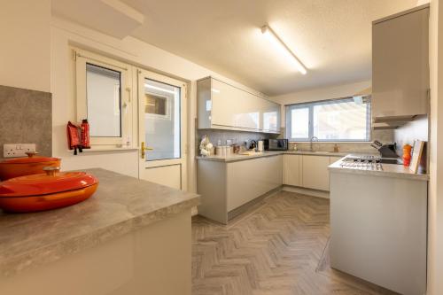 Sornan, Entire luxury home in Carinish