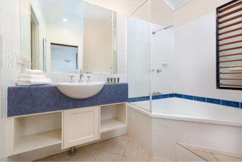 Seascape Holidays at 30 Tropic Style - image 2