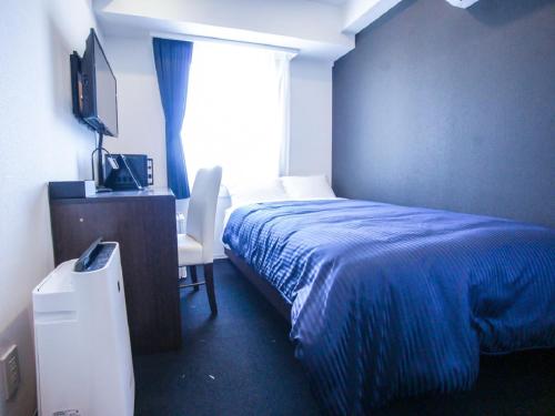 HOTEL LiVEMAX Tokyo Shiomi Ekimae Room Type - Double Room with Small Double Bed - Non-Smoking
