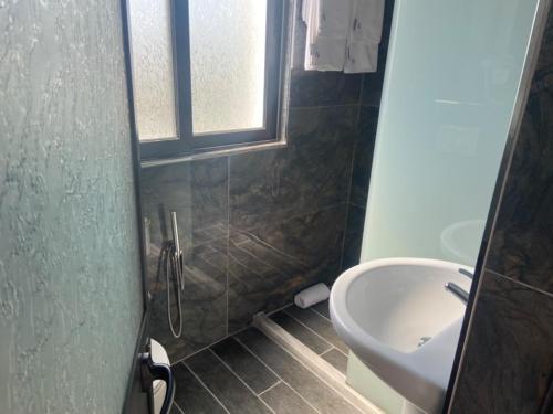Hotel Tirona - image 14
