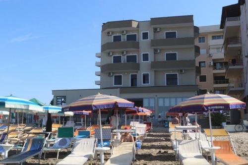 Hotel Tirona photo