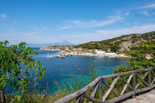 Athos View - Golden Fig Sykia lodge