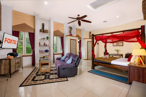 LUXURY Apartment Studio PORT DOUGLAS 65 SQ MTRS and Bath - Syndicate