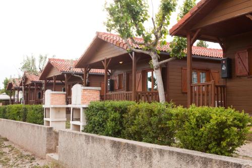 2 bedrooms, 3 beds