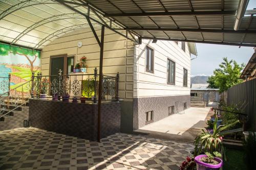 Vaade, Гостевой дом Датка (Гостевои дом Датка) in Talas