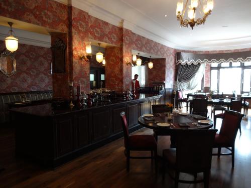 The Claridges Nabha Residence Mussoorie - 레스토랑