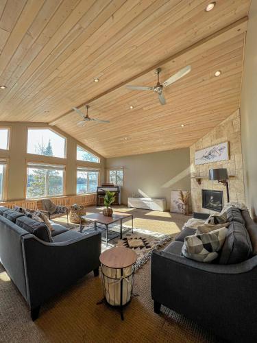 5 bedrooms, 8 beds