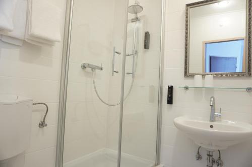 Hotel Pension Lumes - image 9