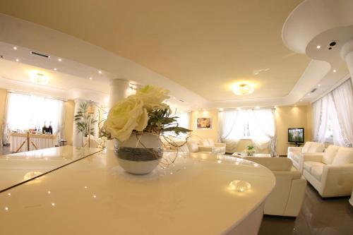 Hotel Luxor - image 2
