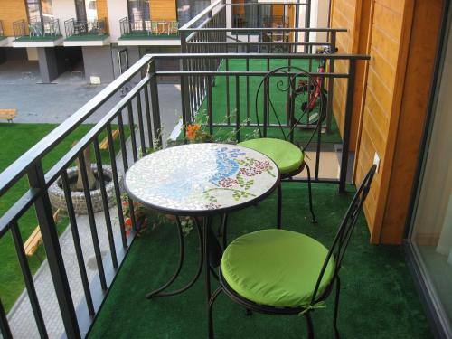 Studio Apartment image 6