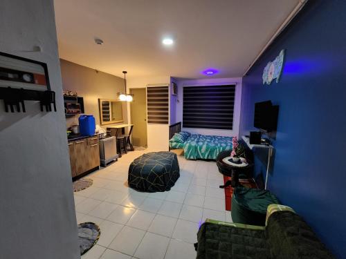 Chichi's Snug Pad near Enchanted Kingdom and Nuvali in Laguna
