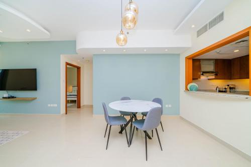ALH Vacay - 2 Bedrooms in Downtown Dubai - image 8