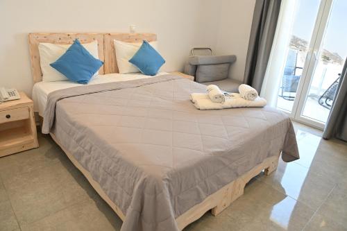 Cyclades Hotel - image 13